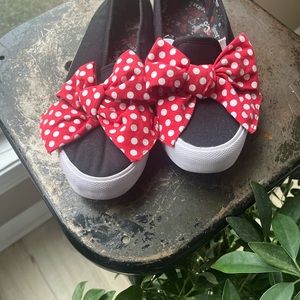Disney Minnie Mouse Bow Slip On size 8